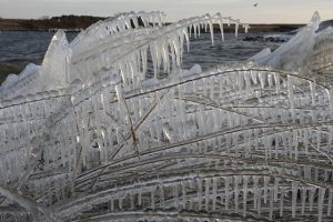 Kruiend ijs - Vuurtoren van Victor